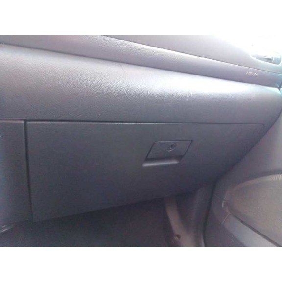 seat alhambra (7v9) del año 2004