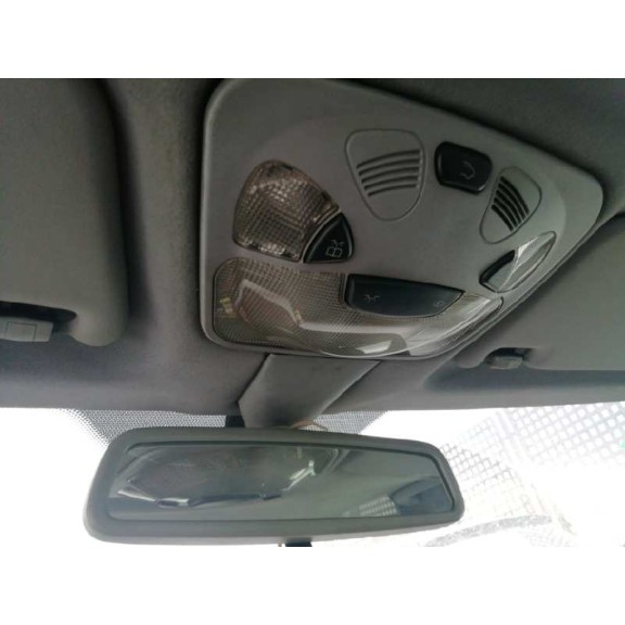 mercedes-benz clase c (w203) berlina del año 2001