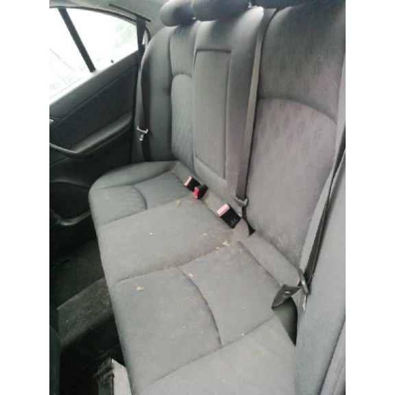 mercedes-benz clase c (w203) berlina del año 2001