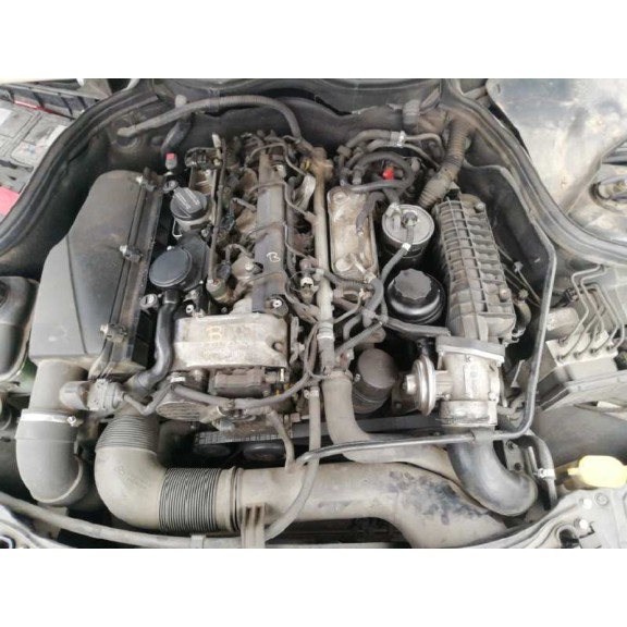 mercedes-benz clase c (w203) berlina del año 2001