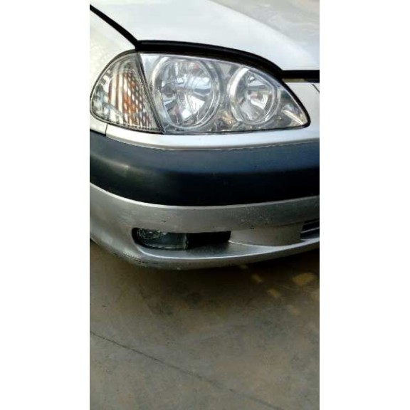 toyota avensis berlina (t 22) del año 2000