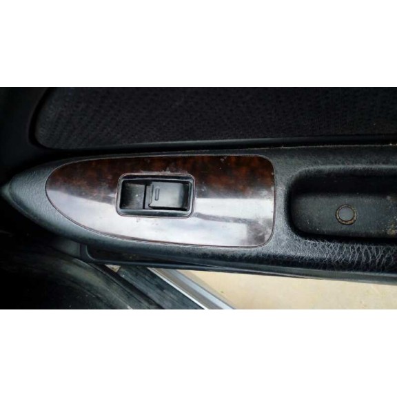 toyota avensis berlina (t 22) del año 2000