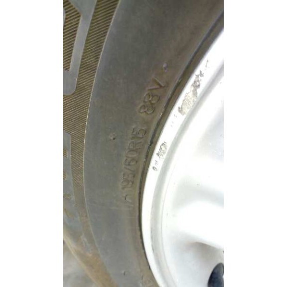 toyota avensis berlina (t 22) del año 2000