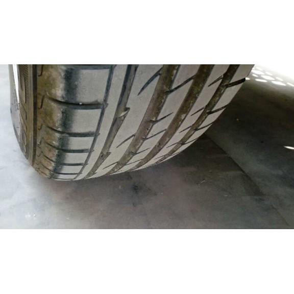 toyota avensis berlina (t 22) del año 2000