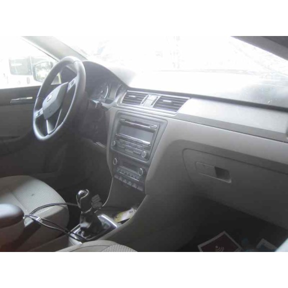 seat toledo (kg3) del año 2015