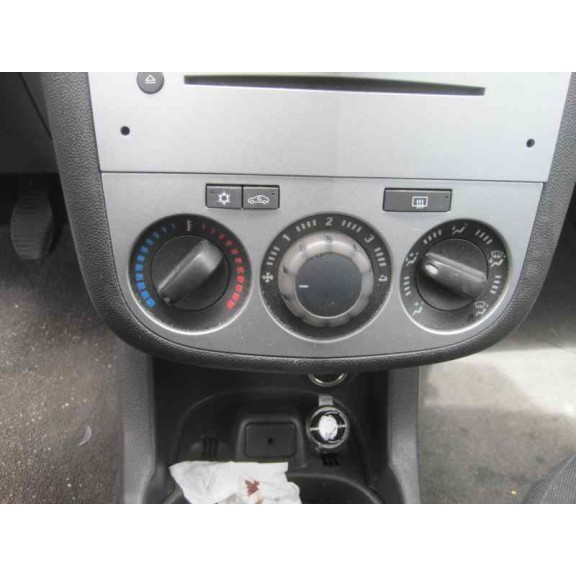 opel corsa d del año 2012