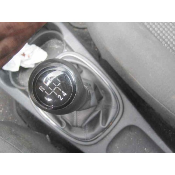 opel corsa d del año 2012