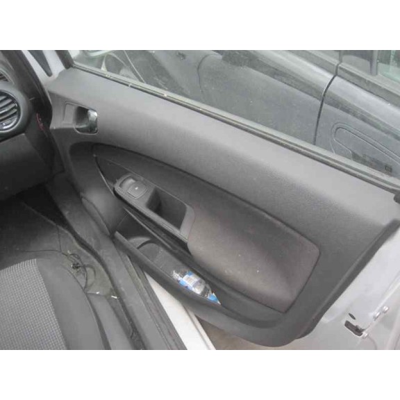 opel corsa d del año 2012