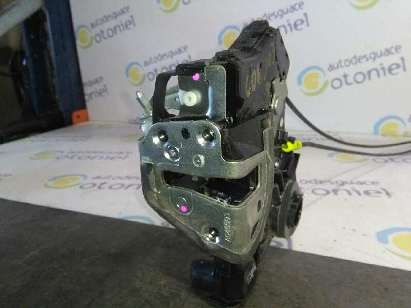 Recambio de cerradura puerta delantera derecha para toyota auris luna referencia OEM IAM A046693  5 P