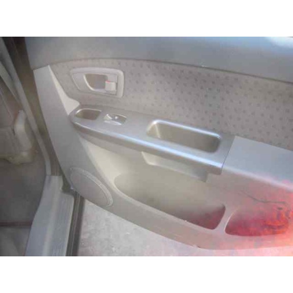 kia carens del año 2004