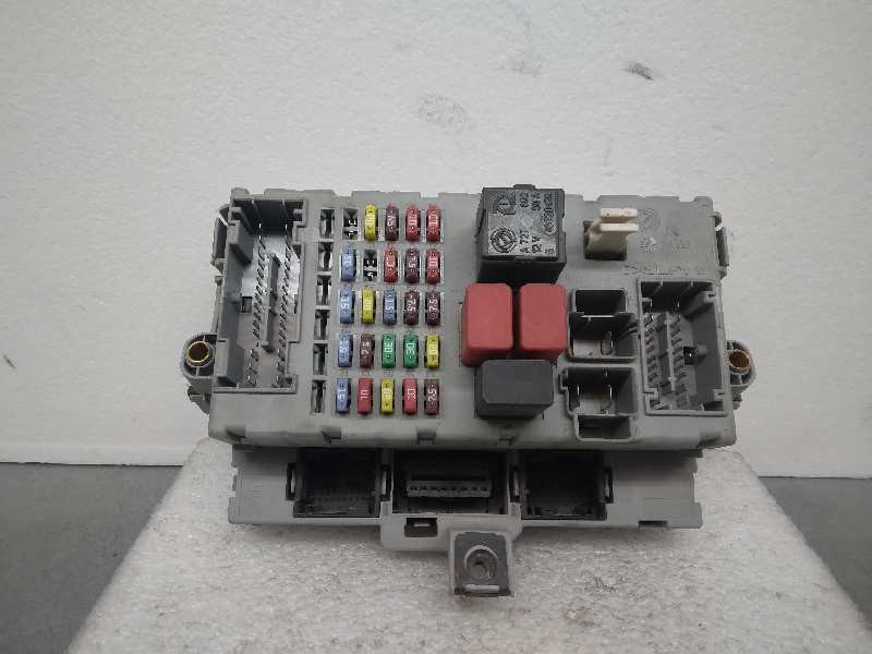 Recambio de caja reles / fusibles para fiat doblo (119) 1.9 jtd cat referencia OEM IAM 406626  