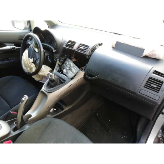 toyota auris del año 2007