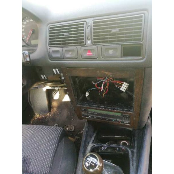 volkswagen golf iv berlina (1j1) del año 2002