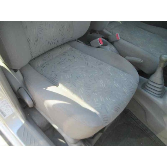 mazda demio (dw) del año 2001