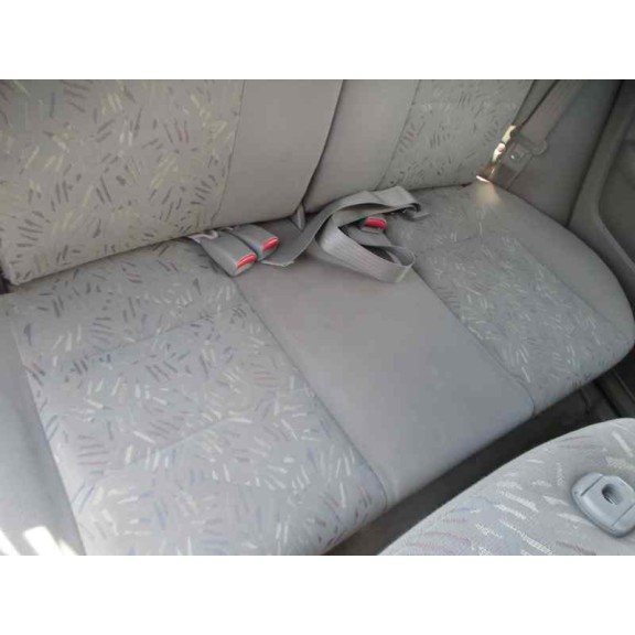 mazda demio (dw) del año 2001