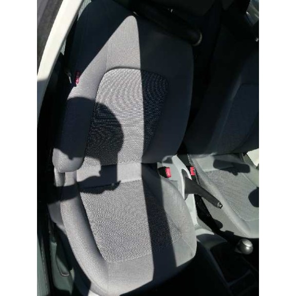 seat ibiza (6j5) del año 2010