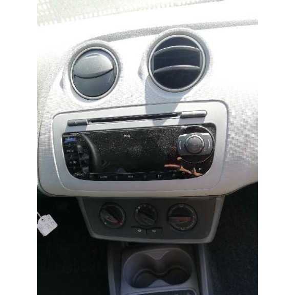 seat ibiza (6j5) del año 2010