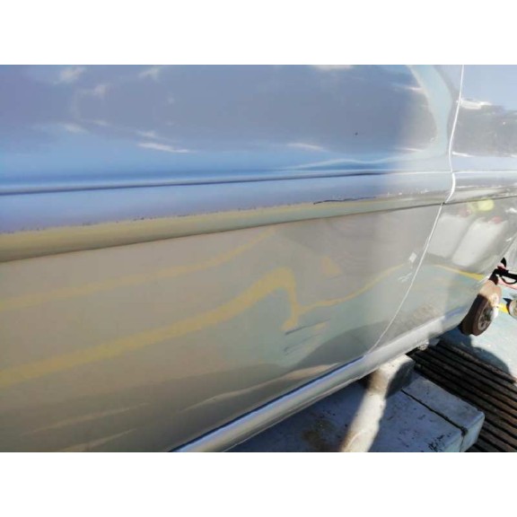 lancia lancia y del año 2003