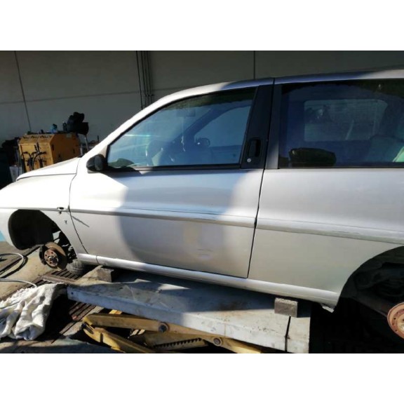 lancia lancia y del año 2003