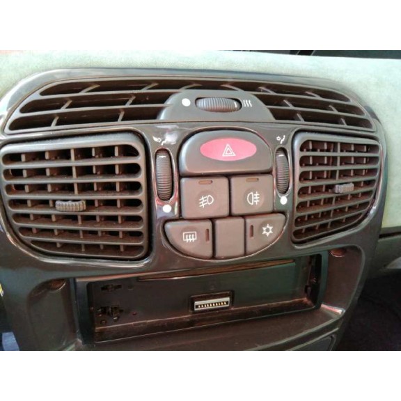 lancia lancia y del año 2003