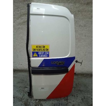 PUERTA TRASERA DERECHA CERRADA 