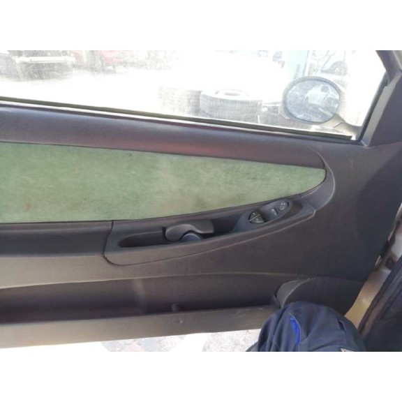 lancia lancia y del año 2003