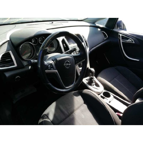 opel astra j sports tourer del año 2009