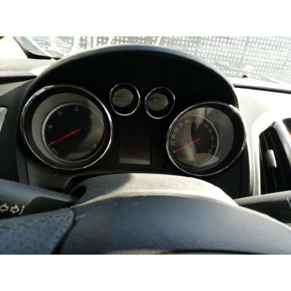 opel astra j sports tourer del año 2009