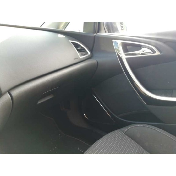 opel astra j sports tourer del año 2009