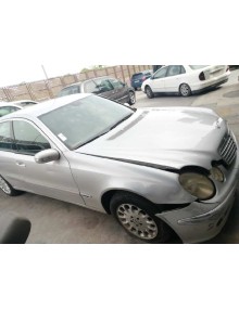 mercedes-benz clase e (w211) berlina del año 2005 2