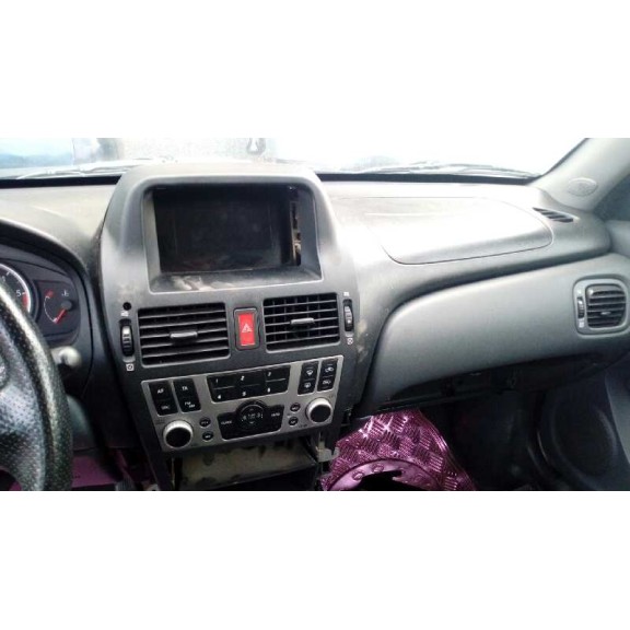 nissan almera (n16/e) del año 2004