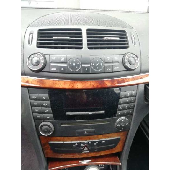 mercedes-benz clase e (w211) berlina del año 2005