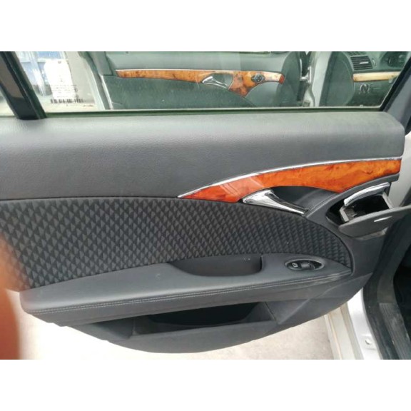 mercedes-benz clase e (w211) berlina del año 2005