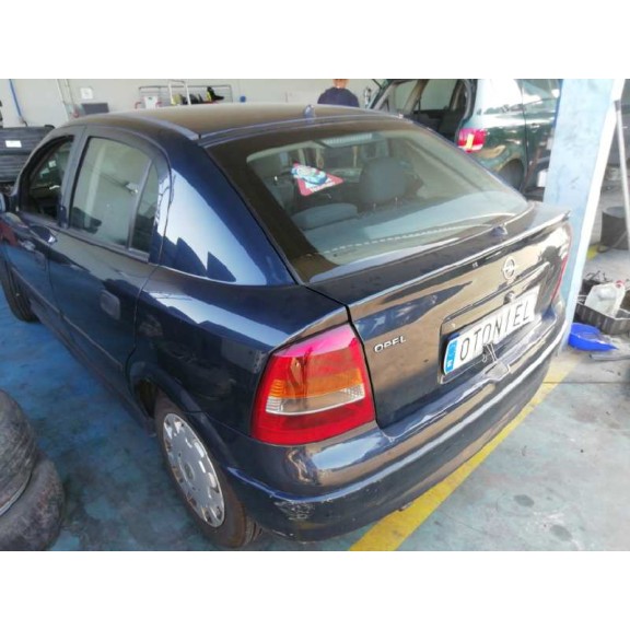 opel astra g berlina del año 2002