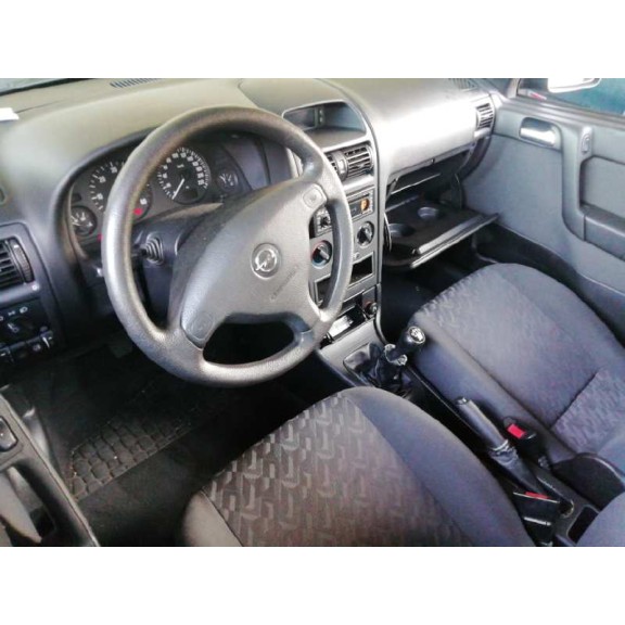opel astra g berlina del año 2002