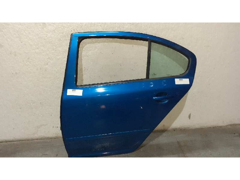 Recambio de puerta trasera izquierda para skoda octavia berlina (1z3) rs referencia OEM IAM  AZUL NO INCLUYE ACCESORIOS