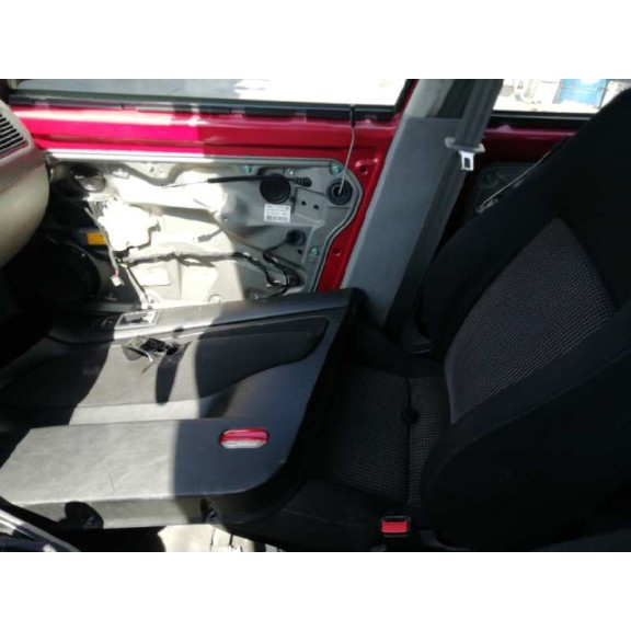 volkswagen golf iv berlina (1j1) del año 2002