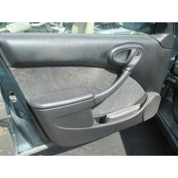 citroën xsara berlina del año 2000