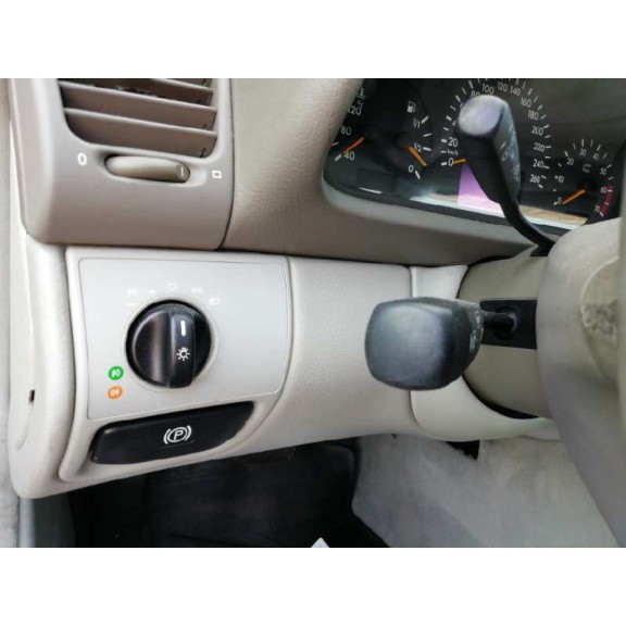 mercedes-benz clase clk (w208) coupe del año 2000