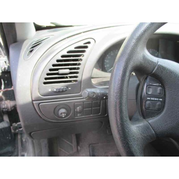 citroën xsara berlina del año 2000