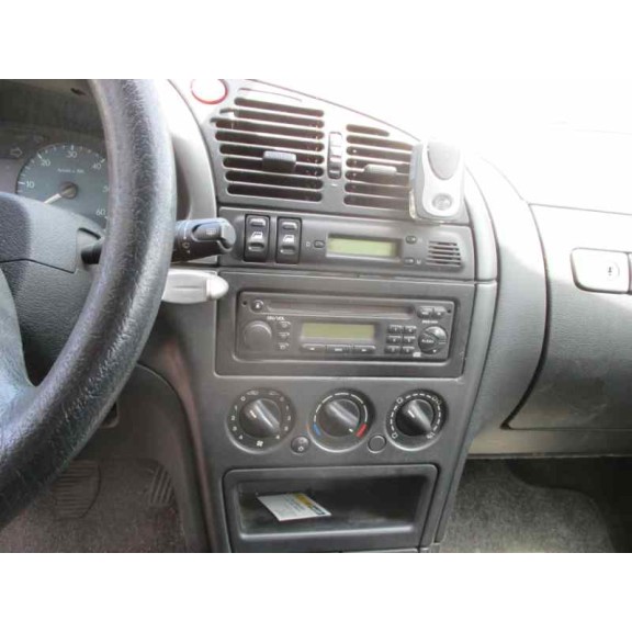 citroën xsara berlina del año 2000