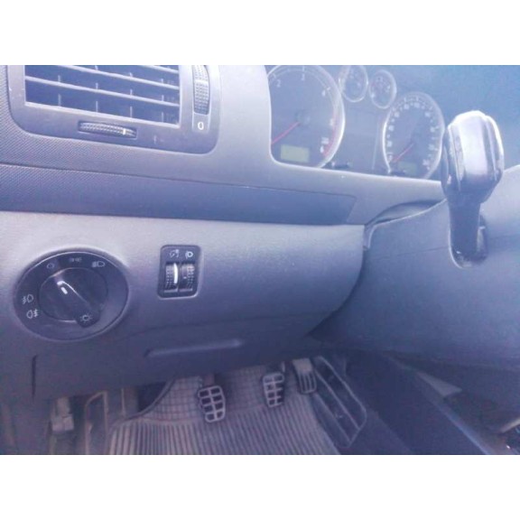 seat alhambra (7v9) del año 2003