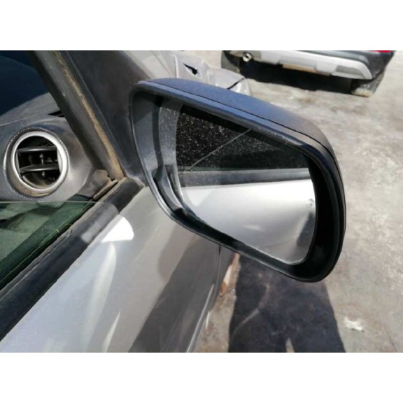 mazda 2 berlina (dy) del año 2006