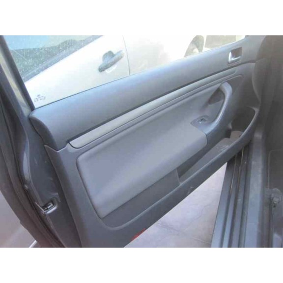 volkswagen golf v berlina (1k1) del año 2008