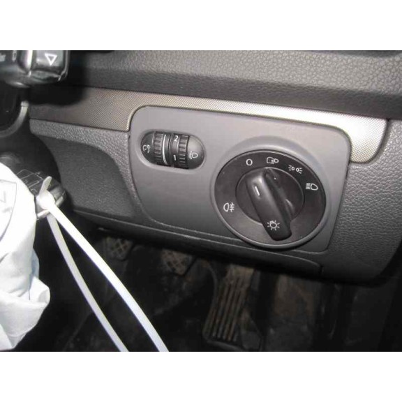 volkswagen golf v berlina (1k1) del año 2008