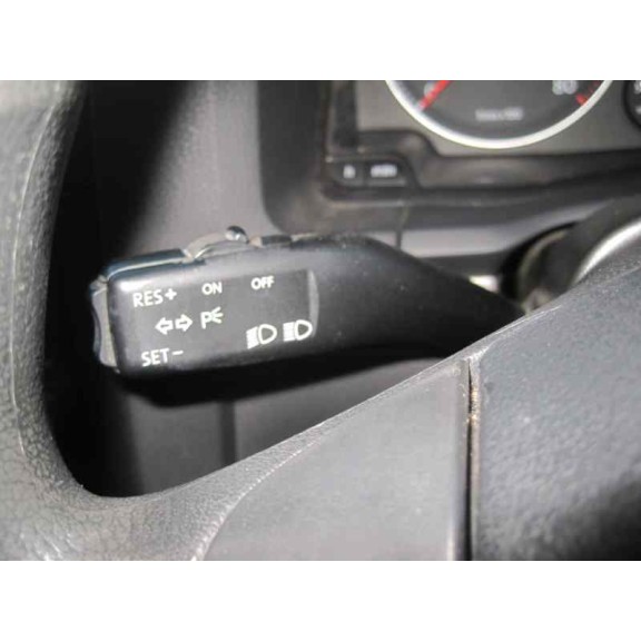 volkswagen golf v berlina (1k1) del año 2008