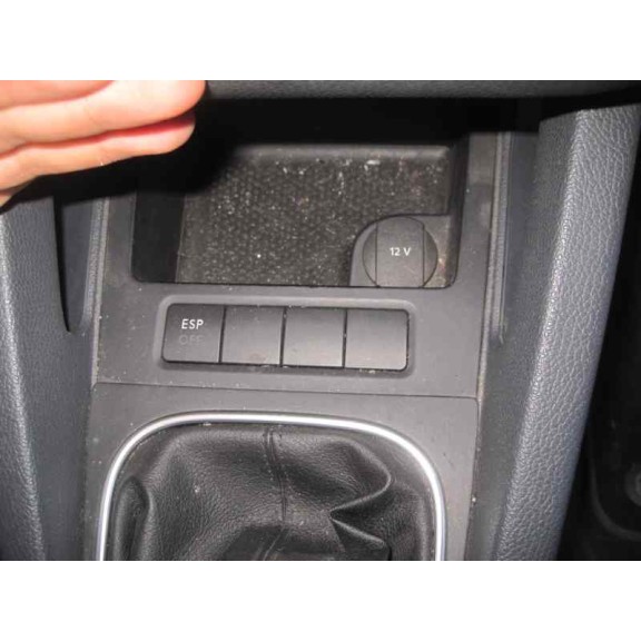 volkswagen golf v berlina (1k1) del año 2008