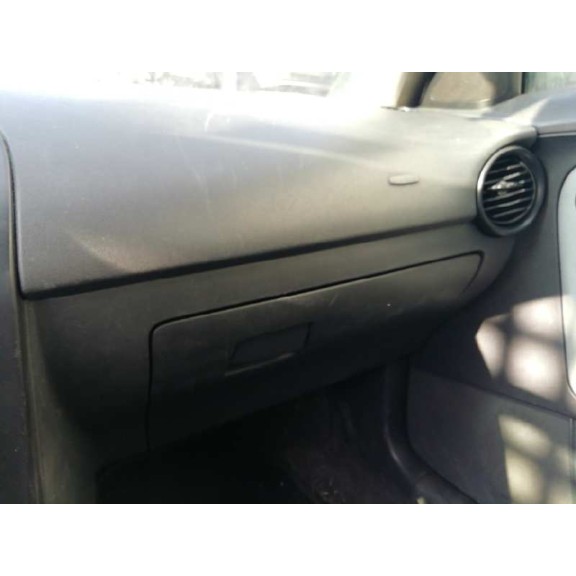 seat cordoba berlina (6l2) del año 2003