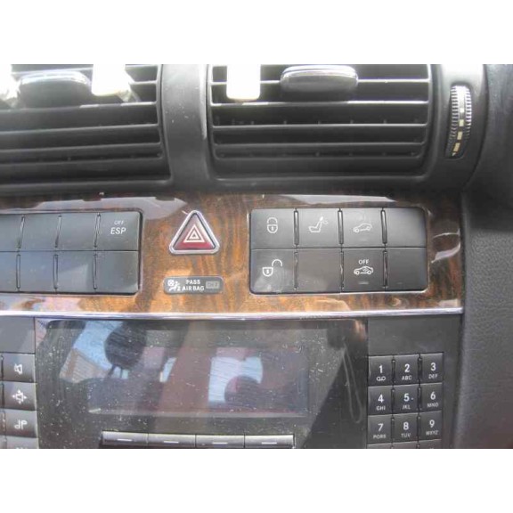 mercedes-benz clase c (w203) berlina del año 2000