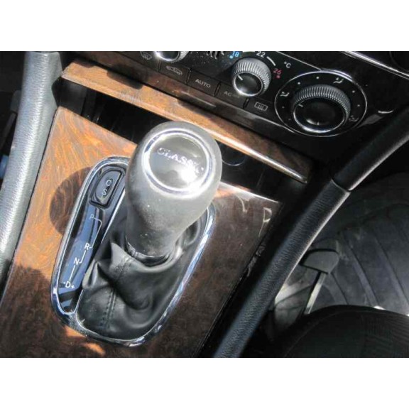 mercedes-benz clase c (w203) berlina del año 2000